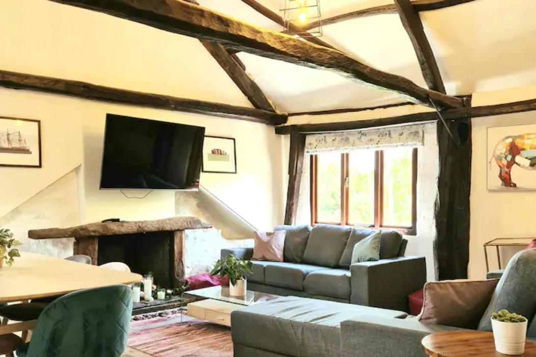 Historic Property With Stunning Views Hennock Екстериор снимка