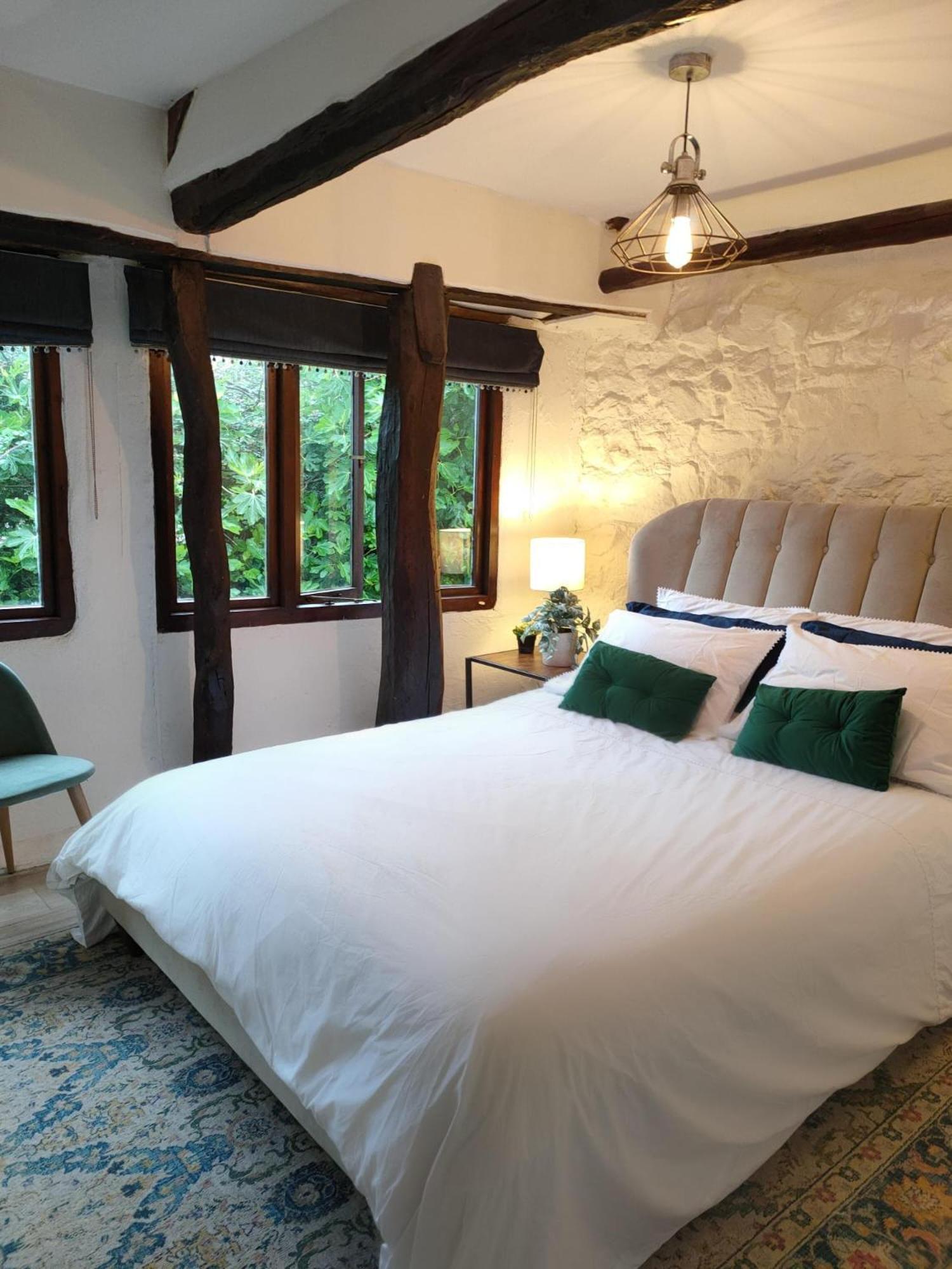 Historic Property With Stunning Views Hennock Екстериор снимка